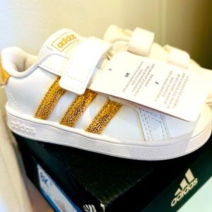 Adidas size 8 toddler sneakers